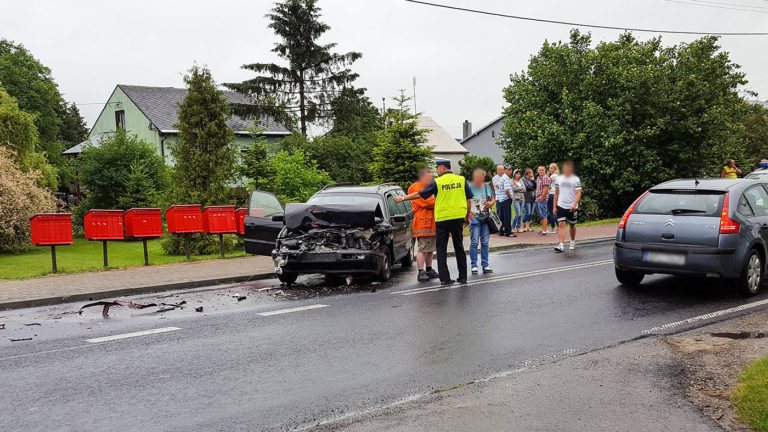 Wypadek w Makowiskach. 17-latka trafiła do szpitala