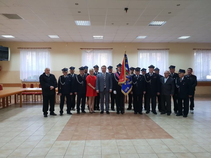 osp-trebaczew-sztandar1