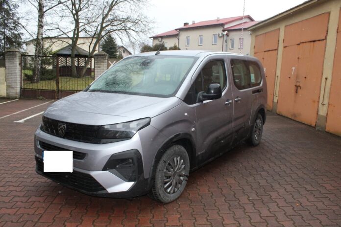 elektryczny-radiowoz-pajeczno_1