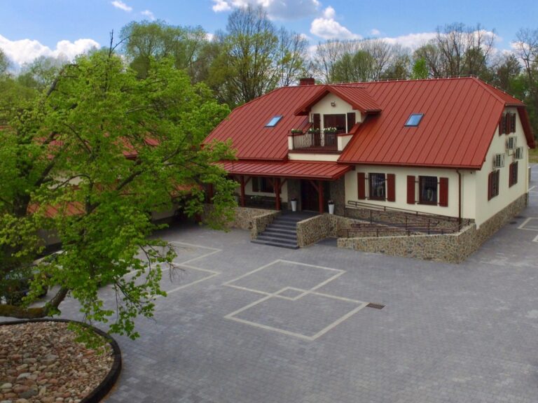 Jaśminowy Dworek – niezapomniane wesela i uroczystości w sercu regionu