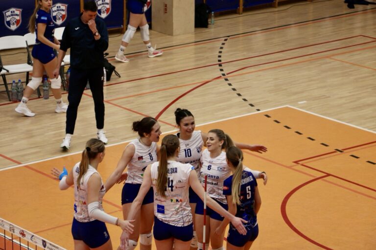 KS Pajęczno wygrywa na własnym parkiecie z Częstochowianką [ZDJĘCIA]