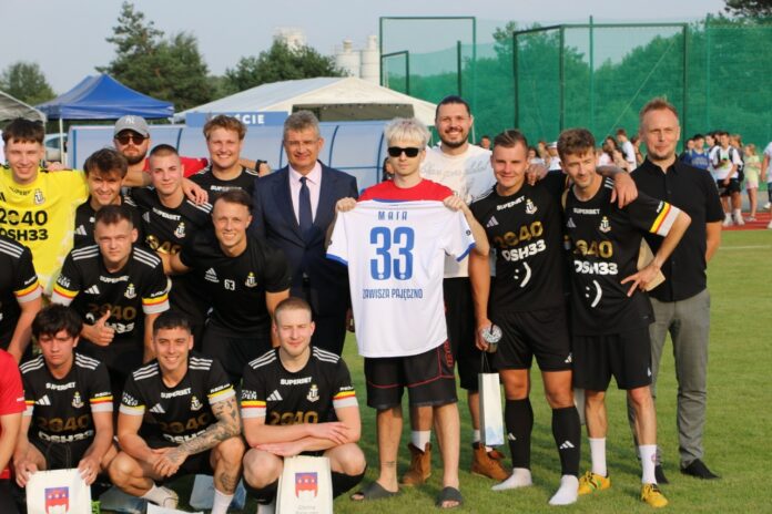 mata_pajeczno_tajfun_zawisza_80